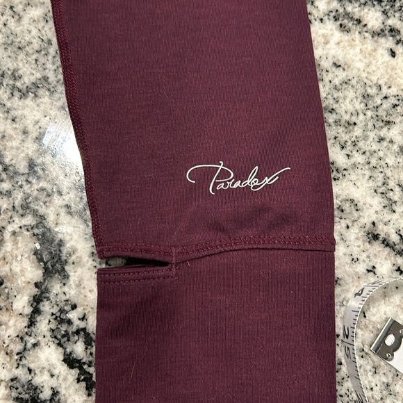 Paradox size, large, three-quarter, zip up long sleeve, purple, thumb holes - Picture 7 of 9